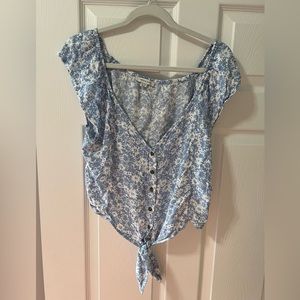 American Eagle Blue Floral Button Top